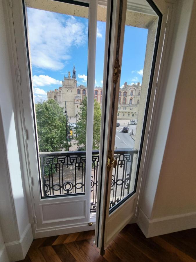 Face Chateau St Germain En Laye, Appartement 4 A 6 Personnes, 23 Min De Paris Champs-Elysees Saint-Germain-en-Laye Exterior photo
